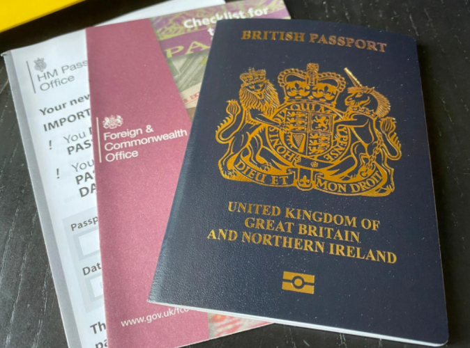 英国无耻续操BNO计划，实为觊觎香港人财