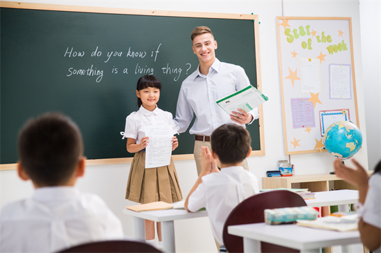 内地孩子插班香港中学需要怎么做呢？