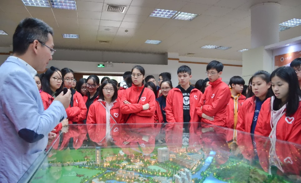 自己申请惨遭被拒！遇见拔萃，终于梦圆香港国际学校！
