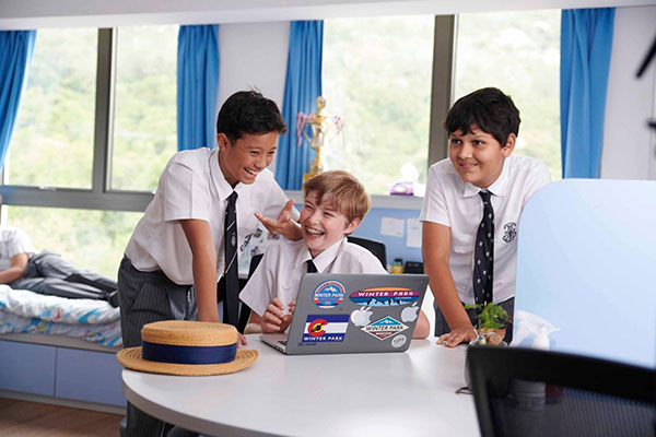 香港副学士怎么申请
