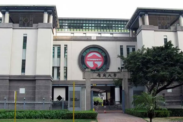 香港副学士怎么申请学士（副学士升学的三种途径）