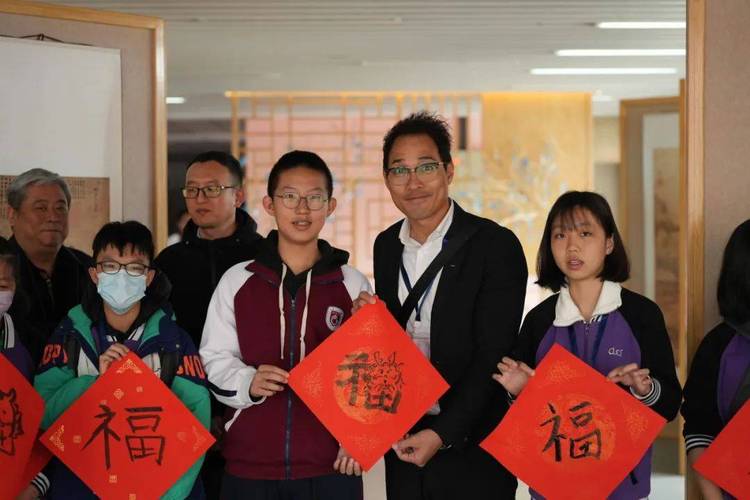 香港香港道教联合会圆玄学院陈吕重德纪念学校收费