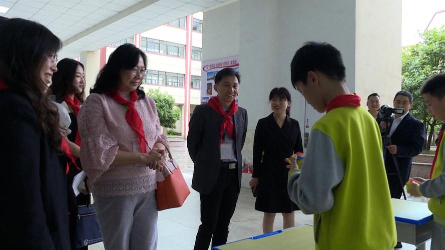 鸭脷洲街坊学校