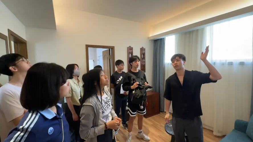 啬色园主办可誉中学暨可誉小学