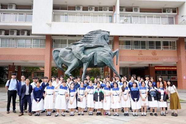 何明华会督银禧中学