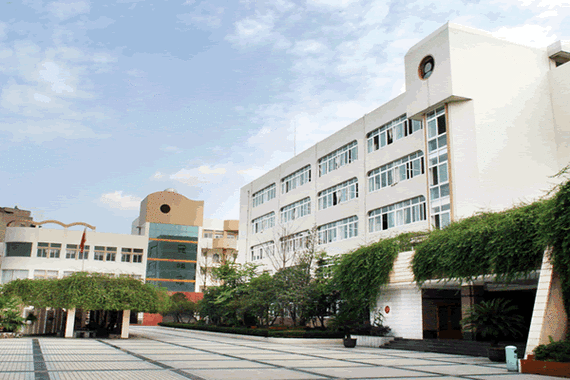 东华三院辛亥年总理中学收费